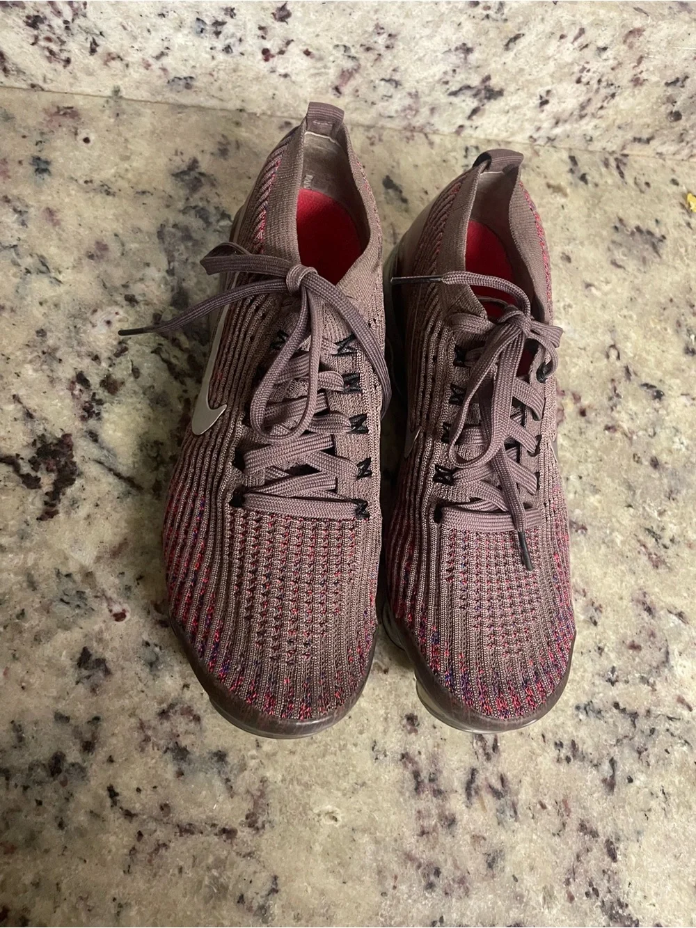 Nike Woman’s VaporMax Flyknit sneaker shoes Maroon Accents plum Eclipse  9.5